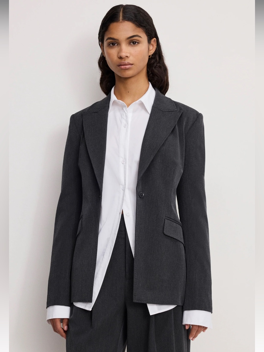 NWT Good American Sz Med Women’s Black Essential Suiting Sculpted Blazer R $228!